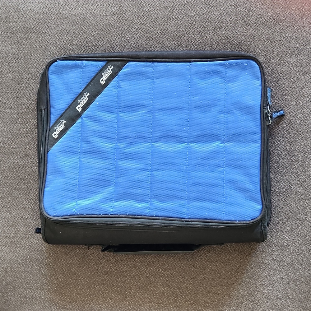 Tech Gear Black/light blue zipper binder w/ handle, detachable pencil pouch OS